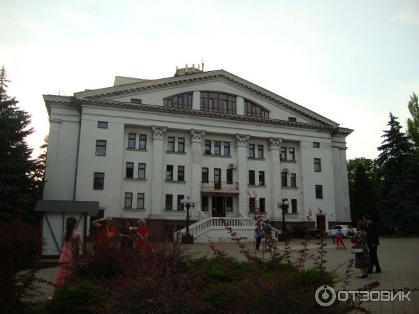 Городской сквер (Украина, Мариуполь) фото