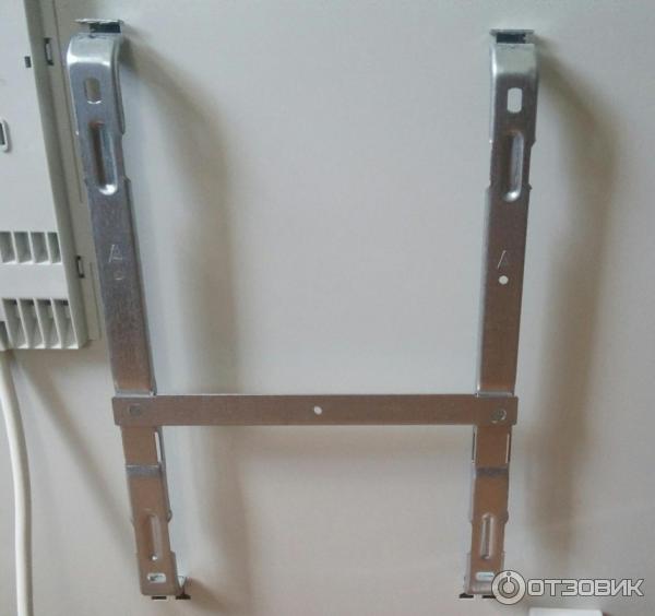 Обогреватель nobo. Обогреватель nobo крепления к стене. Кронштейн к конвектору электролюкс. Крепления для электрического конвектора. Крепеж для ножек конвектора ballu.