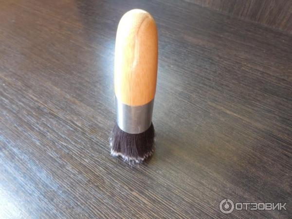 Кисть для макияжа Flat Top Bamboo Brush фото