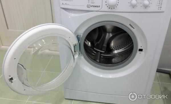 Стиральная машина Indesit IWSC 5105 фото