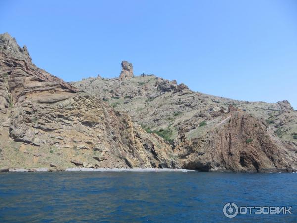 Морские прогулки вдоль потухшего вулкана Кара-даг (Россия, Коктебель) фото