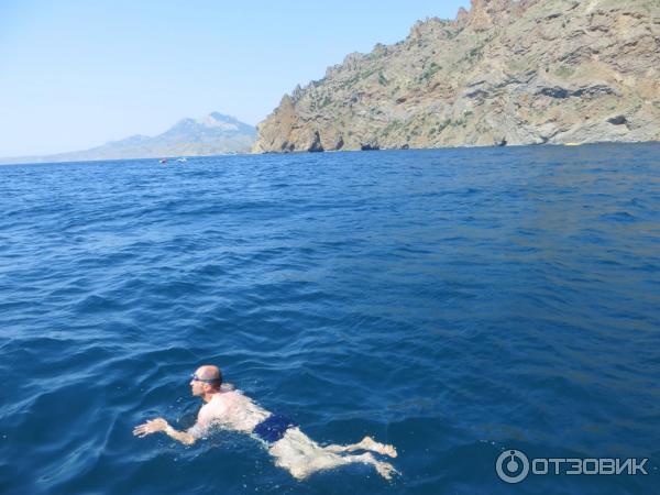 Морские прогулки вдоль потухшего вулкана Кара-даг (Россия, Коктебель) фото