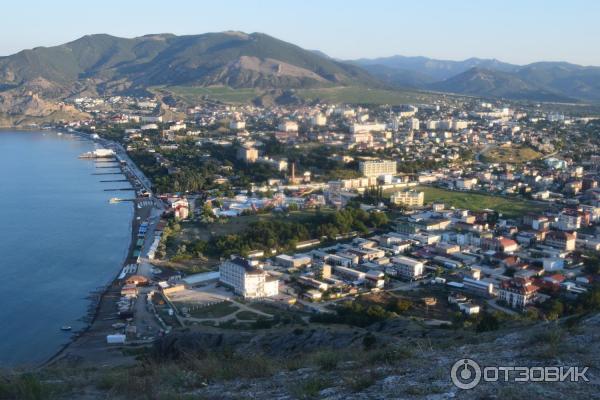 вид на Судак и побережье с горы