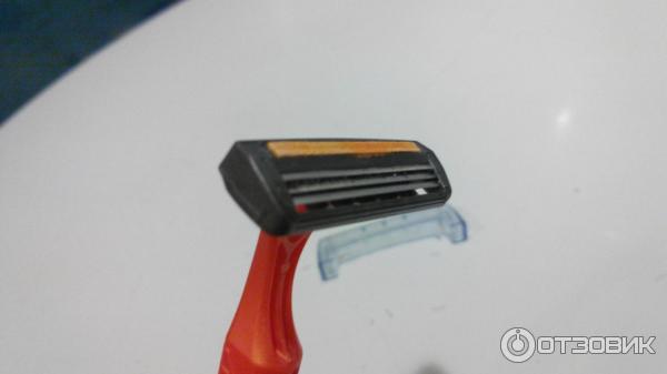 Одноразовые бритвы Bic Sensitive 3 фото