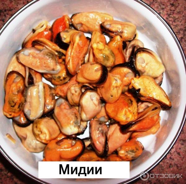Мидии с чесноком на сковороде. Сколько варить мидии. Как замариновать мороженые мидии. Мидии приготовленные. Жареные мидии на сковороде.