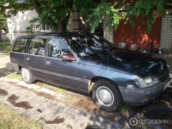 Автомобиль Opel Omega A Caravan универсал фото