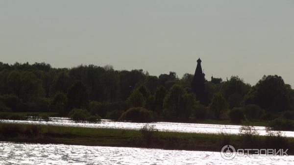 Экскурсия по реке Волхов (Россия, Великий Новгород) фото