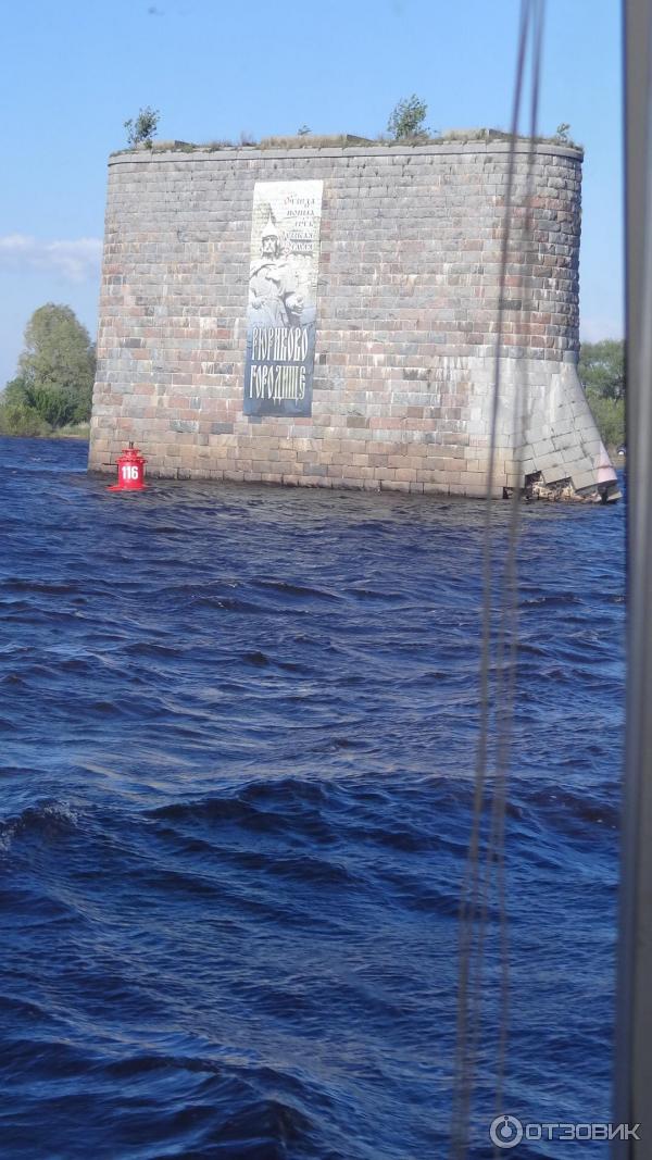 Экскурсия по реке Волхов (Россия, Великий Новгород) фото
