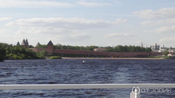 Экскурсия по реке Волхов (Россия, Великий Новгород) фото