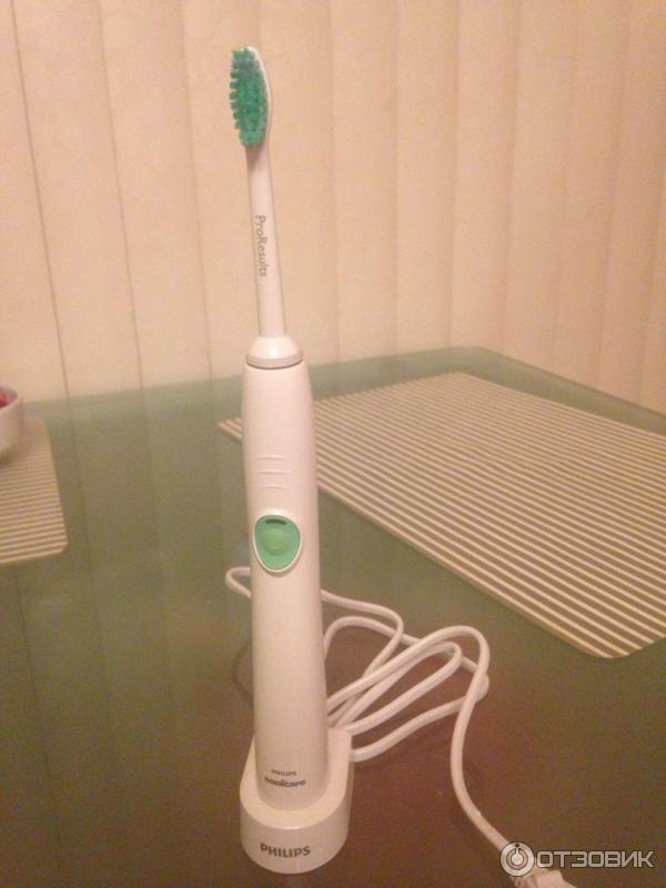 Электрическая зубная щетка Philips Sonicare HX6731 фото