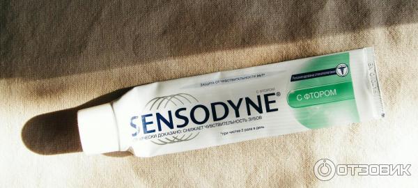 Зубная паста Sensodyne fluoride (с фтором) фото