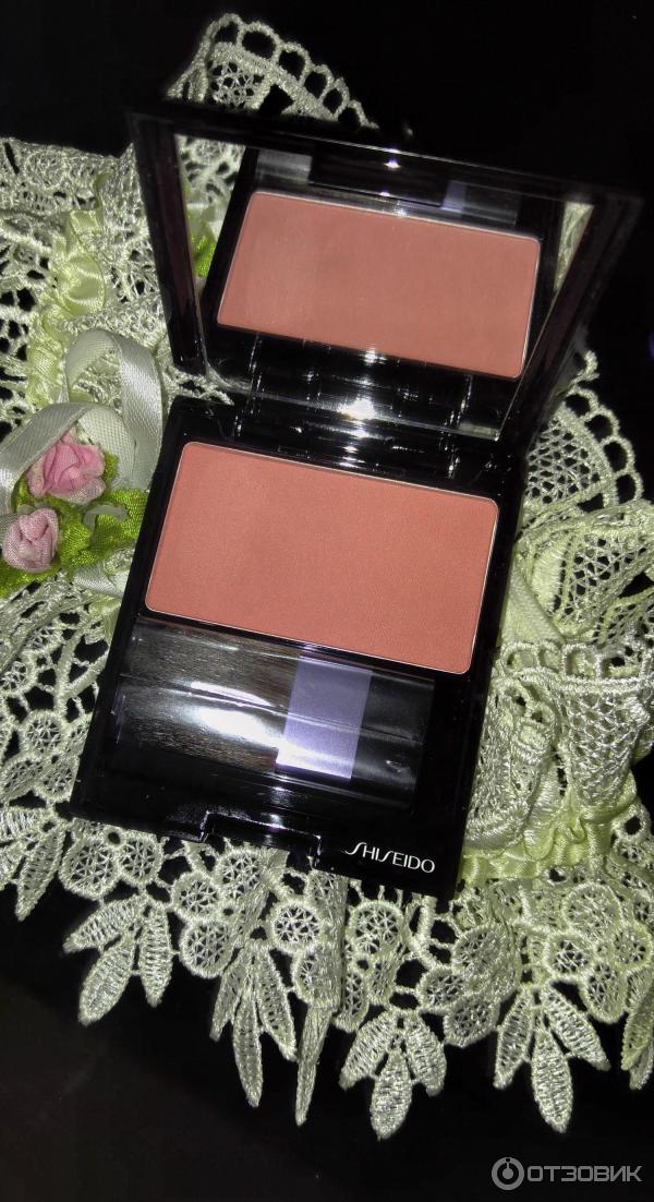 Румяна Shiseido Luminizing Satin Face Color фото