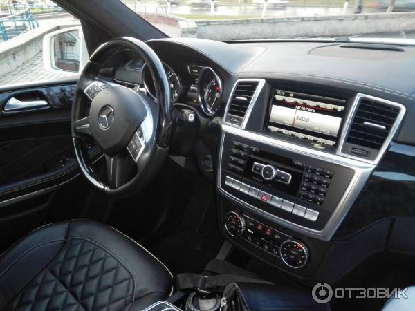 Автомобиль Mercedes-Benz GL-Class кроссовер фото