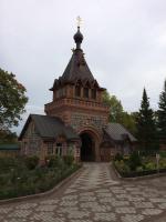 Пюхтицкий Успенский Ставропигиальный монастырь (Эстония, Куремяэ) фото
