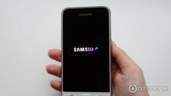 Смартфон Samsung Galaxy J1 2016 SM-J120H White фото