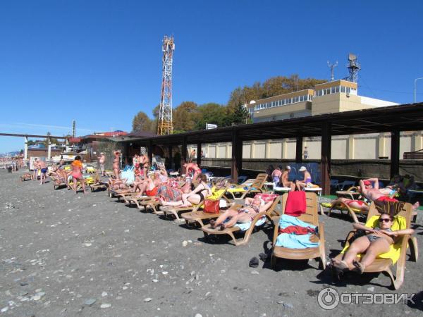 Пляж грейс сочи. Адлер пляж Грейс Арли. Пляж Грейс Кипарис Адлер. Отель Кипарис Адлер пляж. Пляж отеля Грейс Адлер.