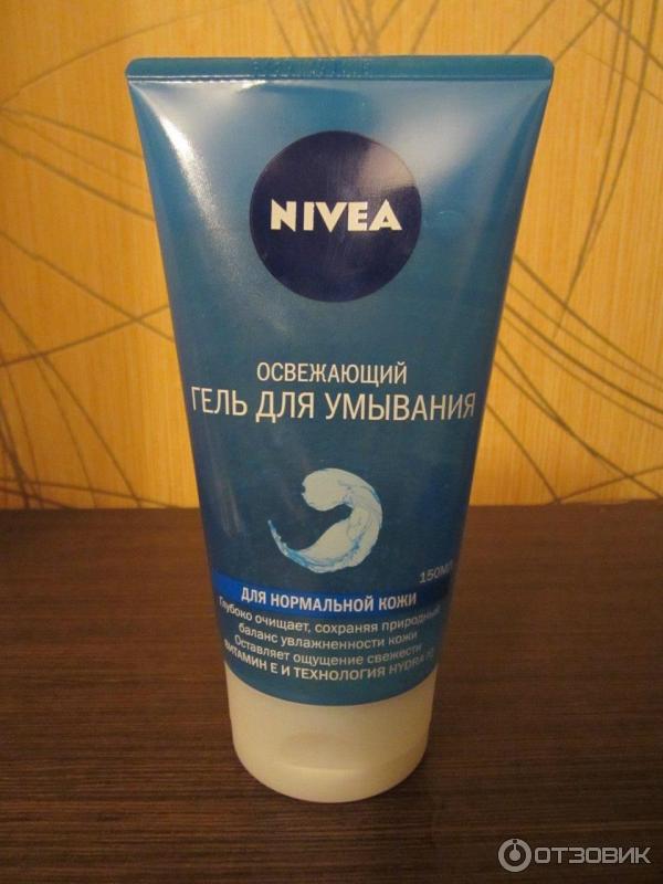 Освежающий гель для умывания Nivea с витамином E и Hydra IQ фото