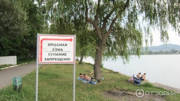 Пятигорск парк победы озеро. Можно ли купаться в пятигорске. Гора машук в пятигорске бесстыжие ванны. Голубое озеро аушигер. Новопятигорское озеро пляж.