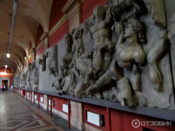Копия Пергамского фриза подаренная Эрмитажем музею Штиглица