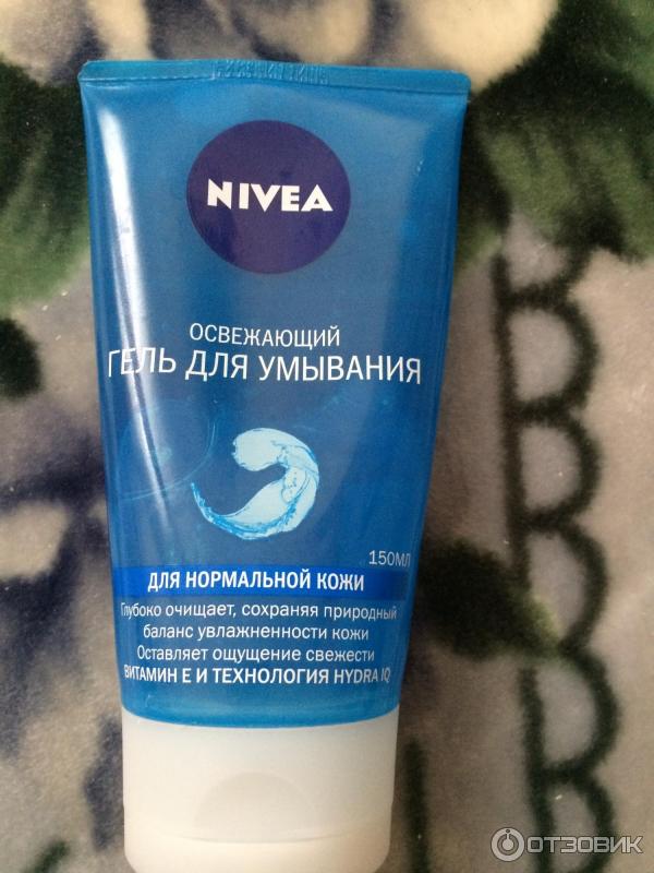 Освежающий гель для умывания Nivea с витамином E и Hydra IQ фото