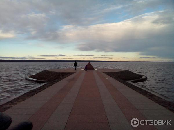 Набережная Онежского озера (Россия, Петрозаводск) фото