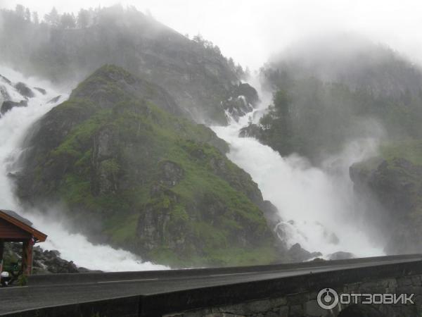 Водопад Лотефоссен (Норвегия, Одда) фото