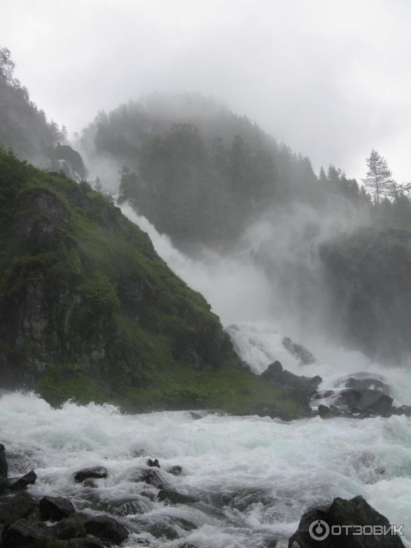 Водопад Лотефоссен (Норвегия, Одда) фото