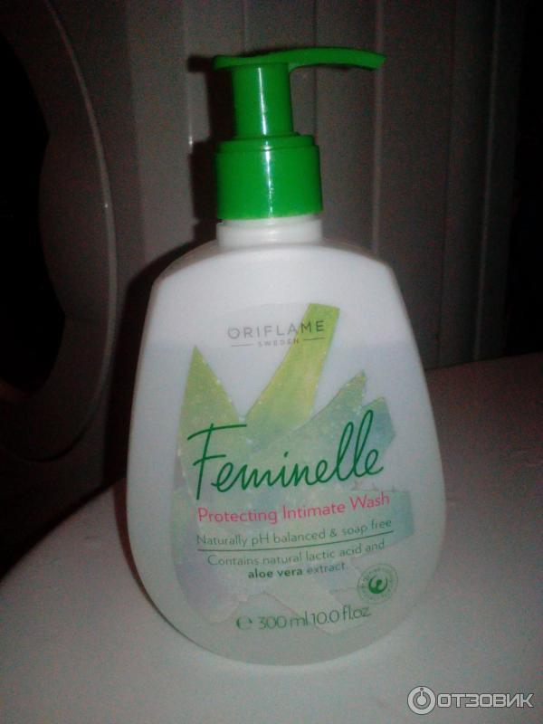 Очищающее средство для интимной гигиены Oriflame Feminelle Protecting Intimate Wash aloe vera фото