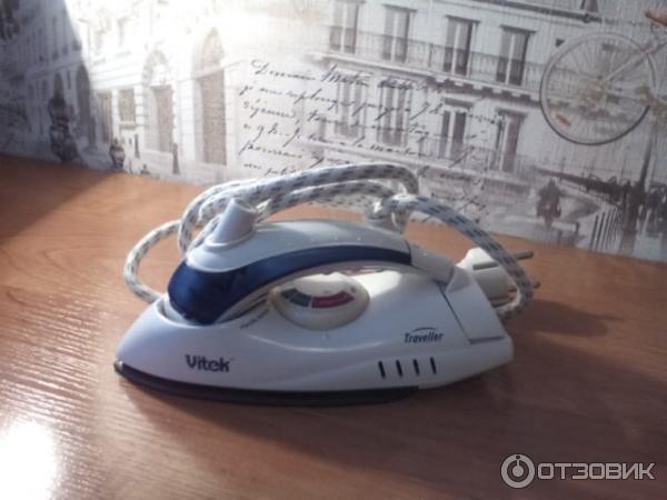 Утюг Vitek VT-1220 B фото