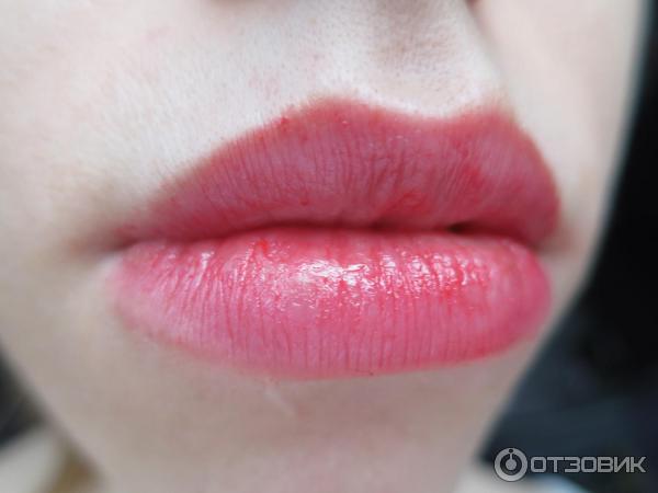 Помада-бальзам для губ Clinique Chubby Stick Moisturizing Lip Colour Balm увлажняющая фото