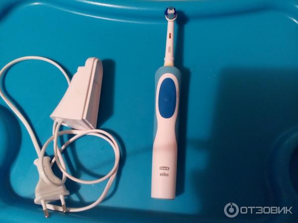 Электрическая зубная щетка Oral-B Braun Timer фото