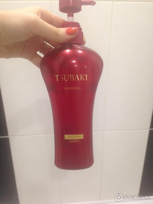 Шампунь для придания блеска волосам Tsubaki Shining Hair Shampoo фото