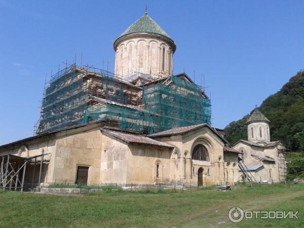 Гелатский монастырь (Грузия, Кутаиси) фото